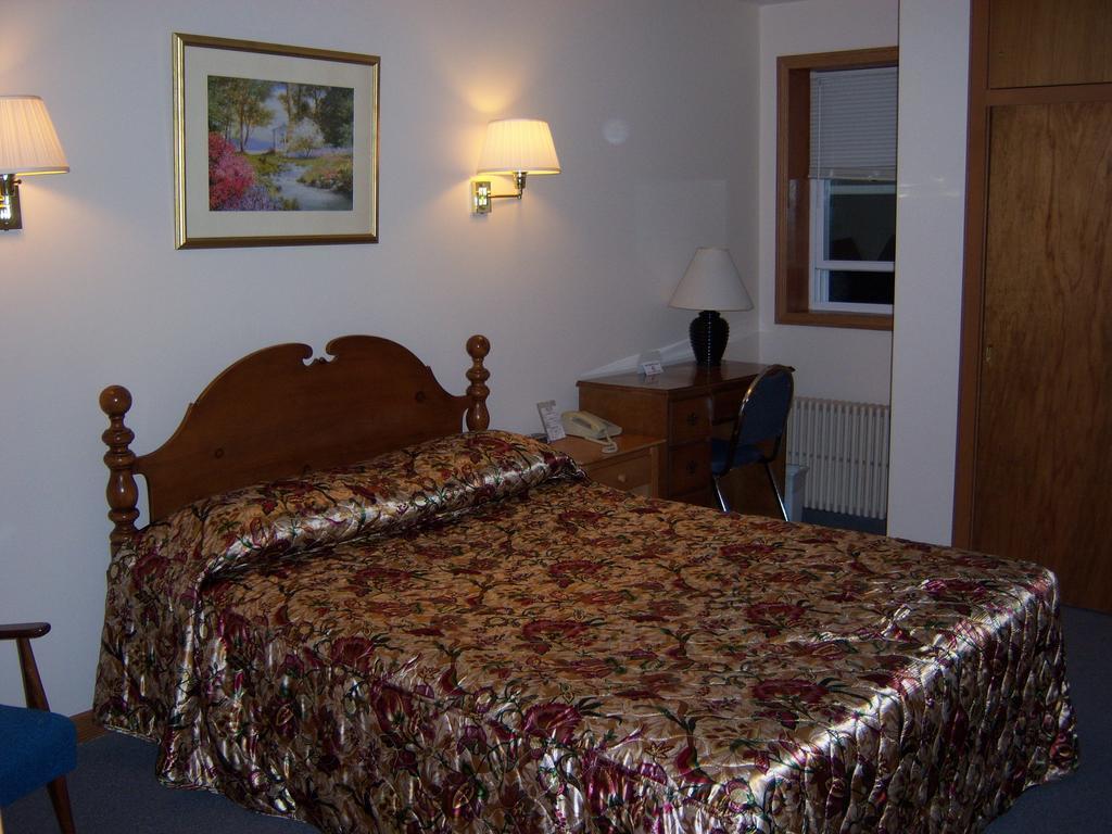 Travelers Inn Motel Eagle River Quarto foto