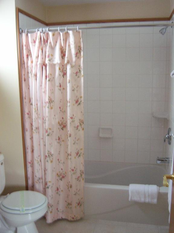 Travelers Inn Motel Eagle River Quarto foto