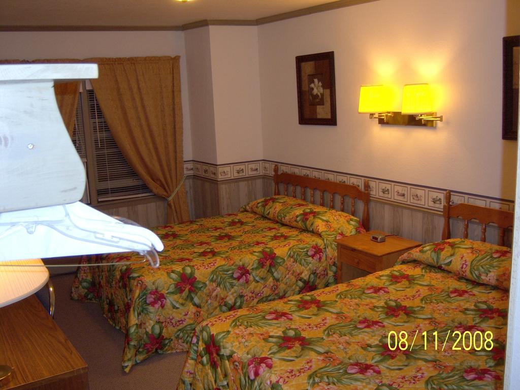 Travelers Inn Motel Eagle River Quarto foto